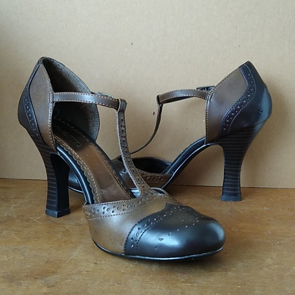 Bongo 2-Tone Brown Spectator T-Strap Heels | size 8 - Picture 7 of 12